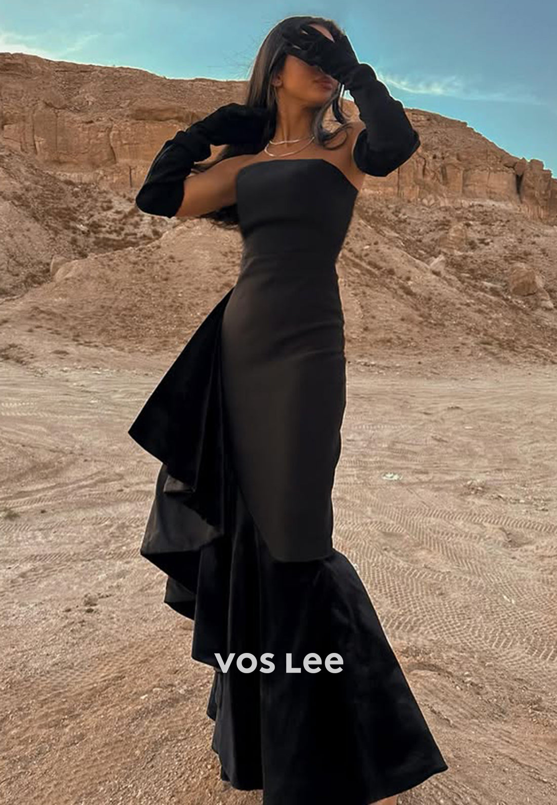 Elegant Black Fitted Ruffles Sheath Strapless Evening Dress Formal Party Gown