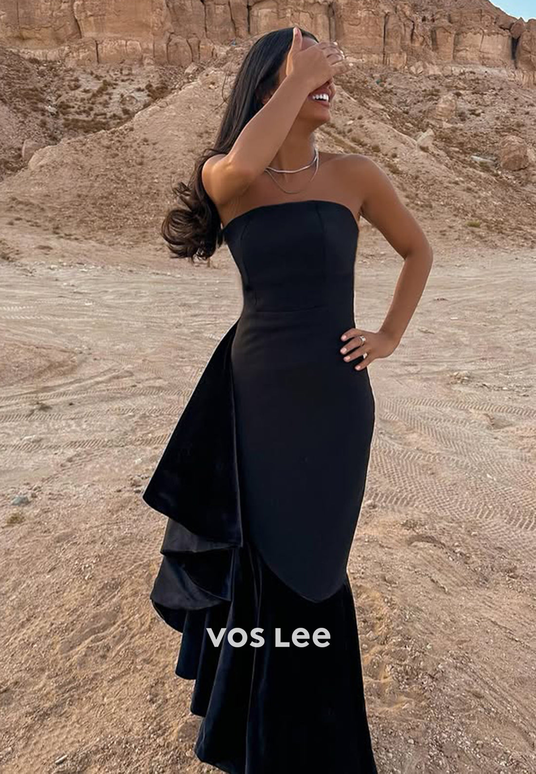 Elegant Black Fitted Ruffles Sheath Strapless Evening Dress Formal Party Gown