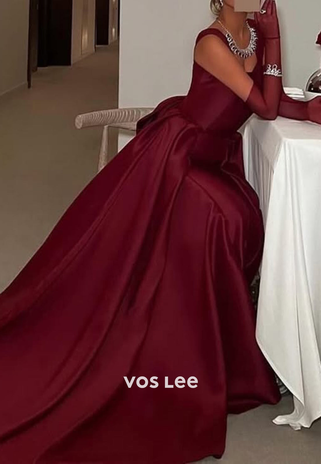 Elegant & Luxurious A-Line Square Bowknot Pleated Evening Dresses with Court Train