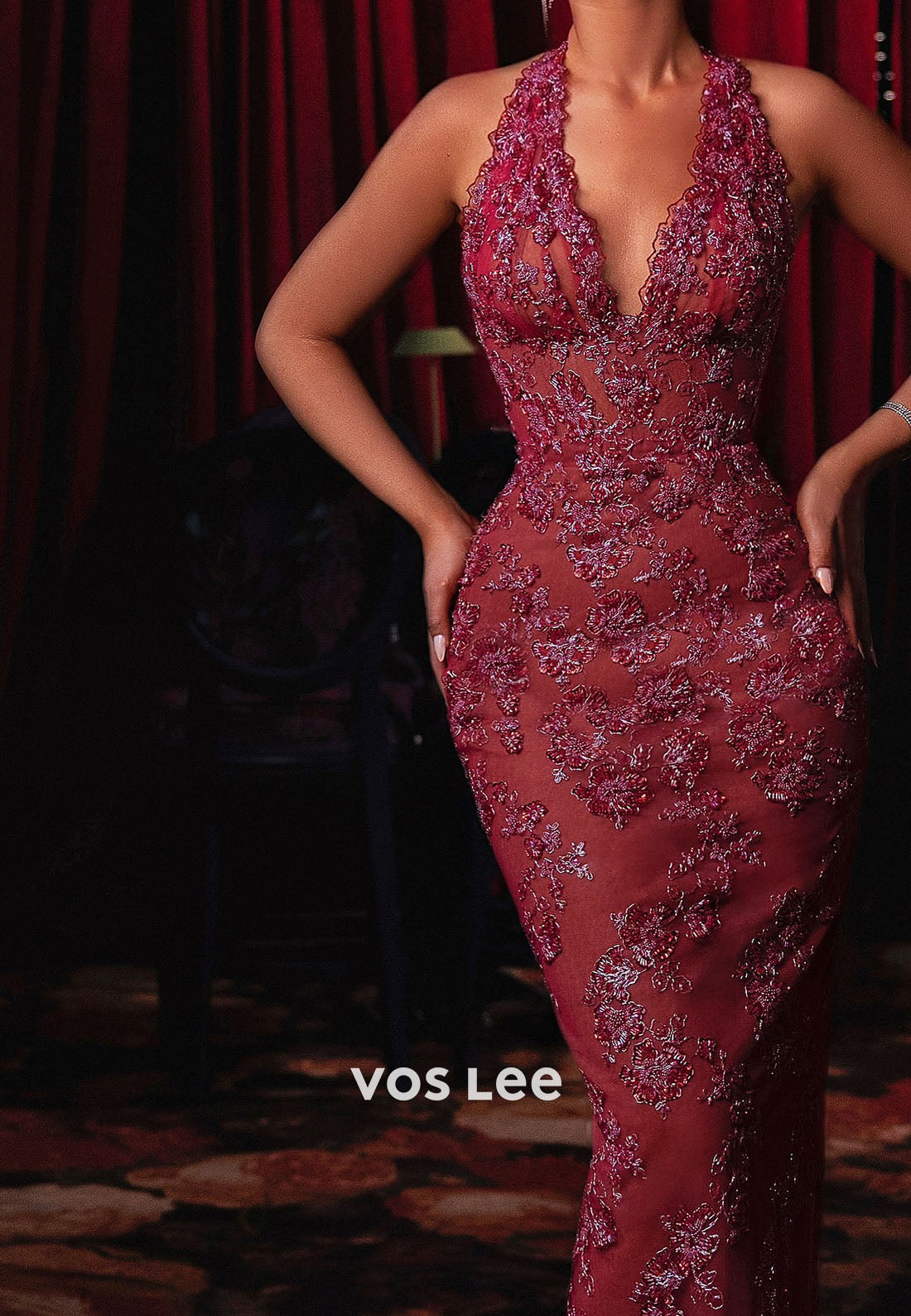 Shining Halter V-Neck Pleated Fully Sequined Appliques Sleeveless Mermaid Evening Dress