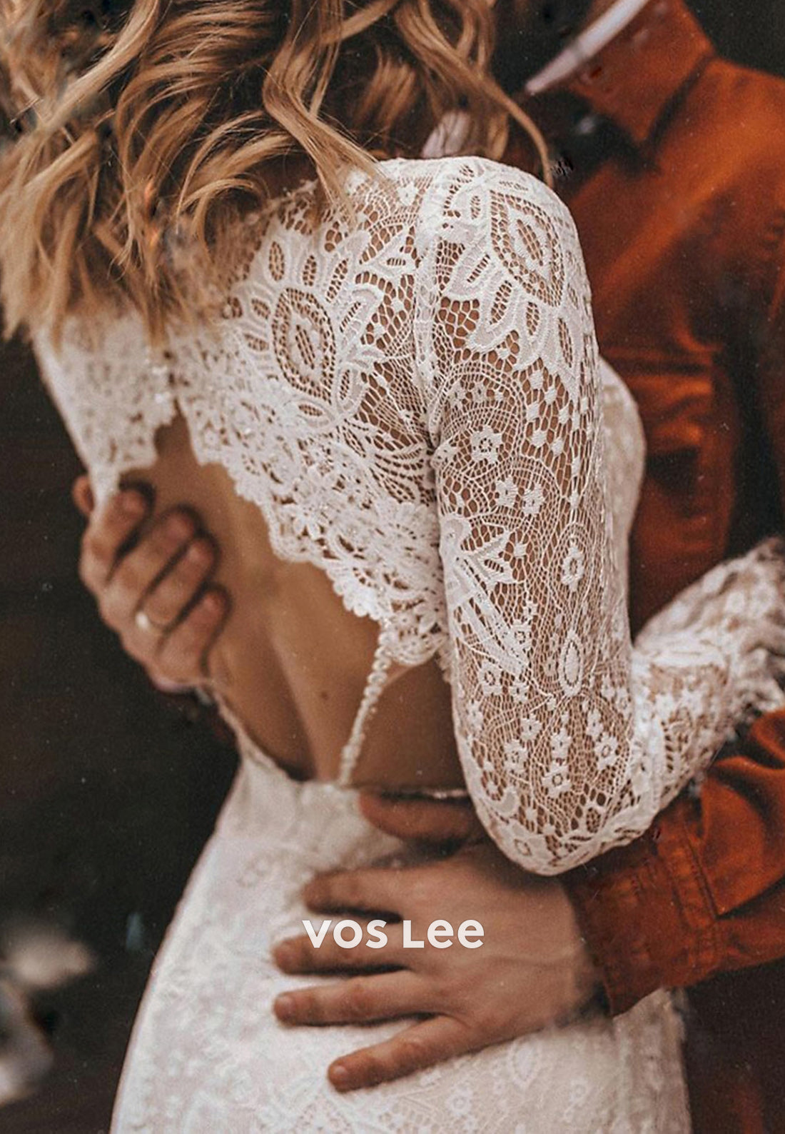 Long Sleeve V Neck Appliques Lace Beach Sheath Wedding Dresses with Sweep Train
