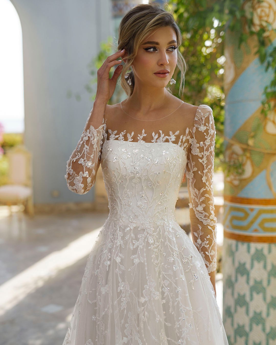 Royal Lace Scoop A-Line Wedding Dress Full Sleeves Floor Length Tulle Bridal Gown