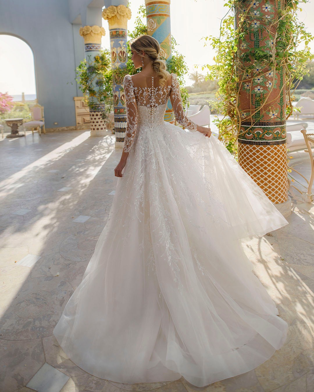 Royal Lace Scoop A-Line Wedding Dress Full Sleeves Floor Length Tulle Bridal Gown