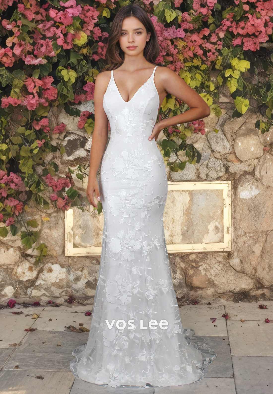Elegant Court Train Trumpet/Mermaid Open Back Applique Lace V-Neck Sleeveless Wedding Dress