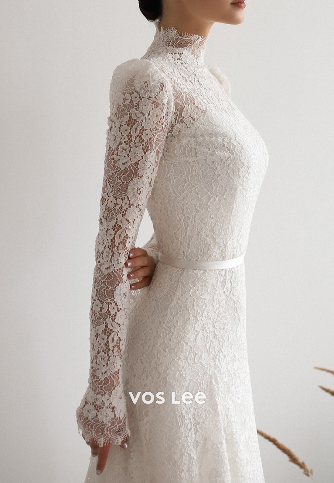 Lace Appliques Long Sleeve Illusion Neck Sheath Wedding Dresses with Court Train