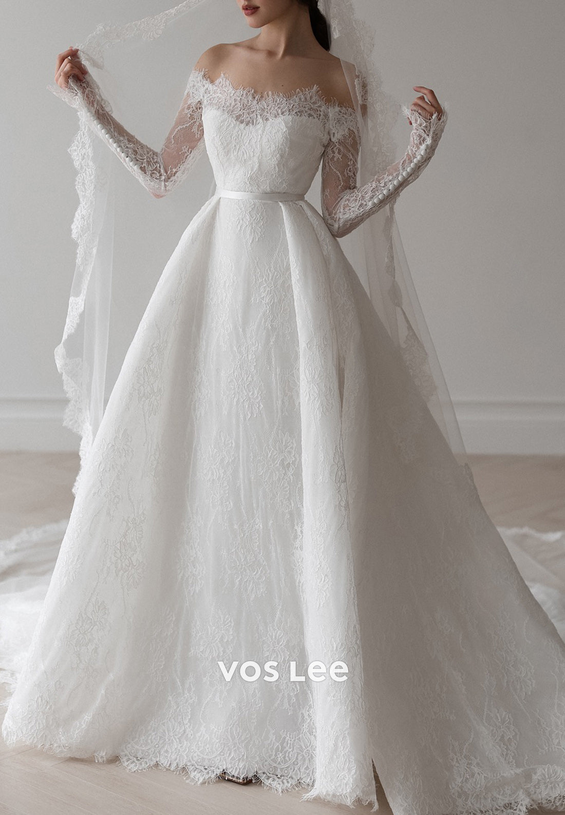 Off the Shoulder Appliques Lace A-Line Wedding Dresses with Court Train