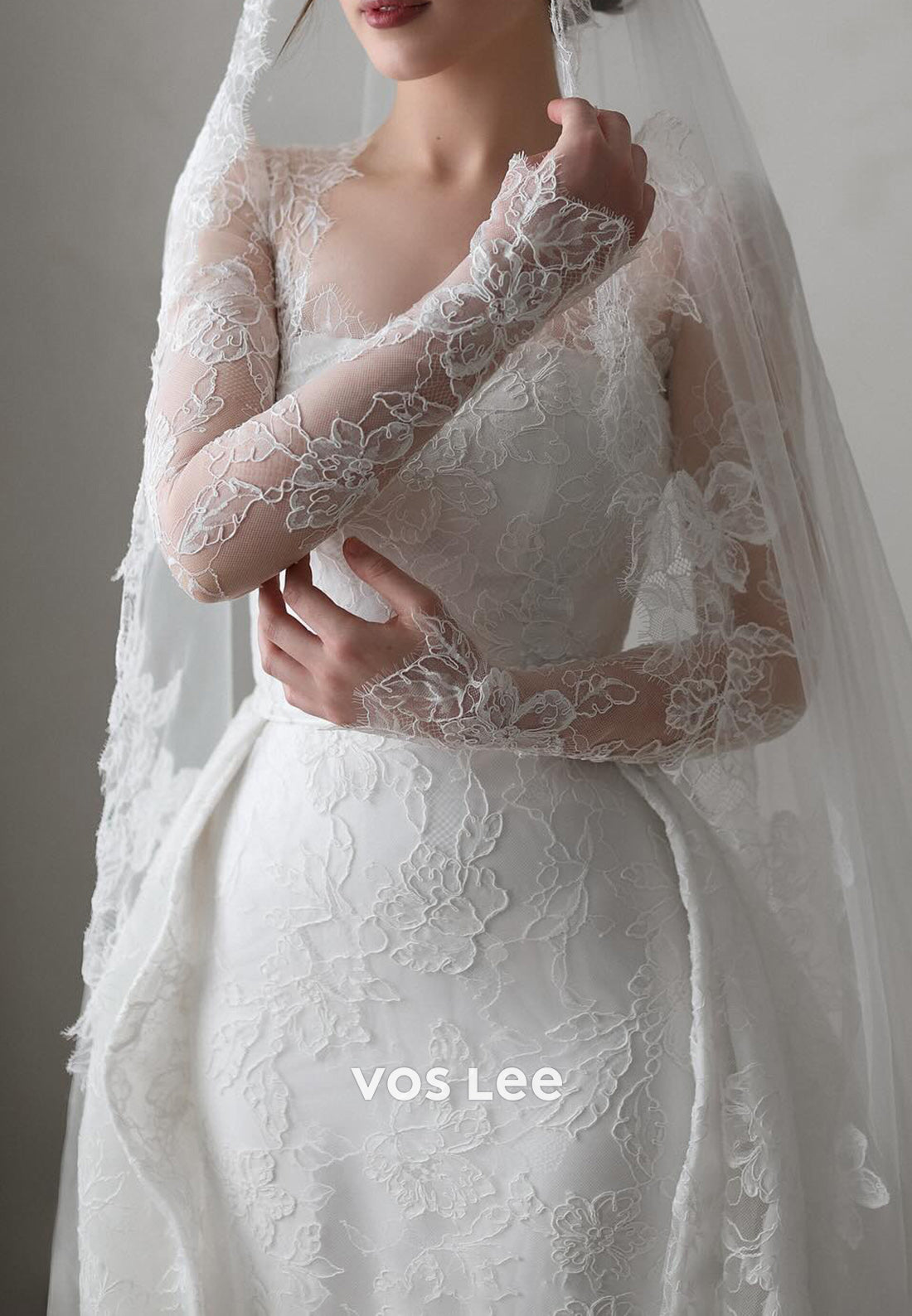 Long Sleeve Scoop Appliques Lace Mermaid Wedding Dresses with Court Train