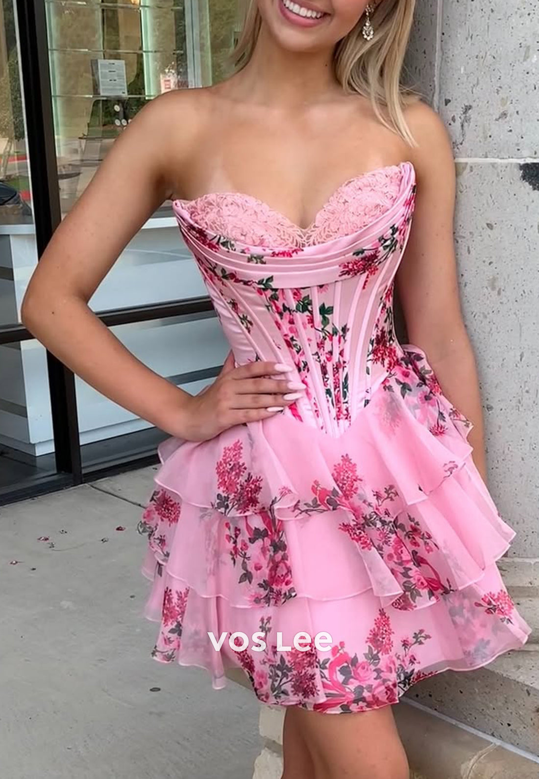 A-Line Strapless Sweetheart Appliqued Tiered Homecoming Dresses