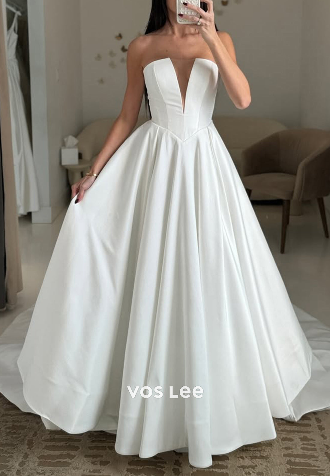 Sexy A-Line Strapless V Neck Pleated Wedding Dresses with Chapel Train