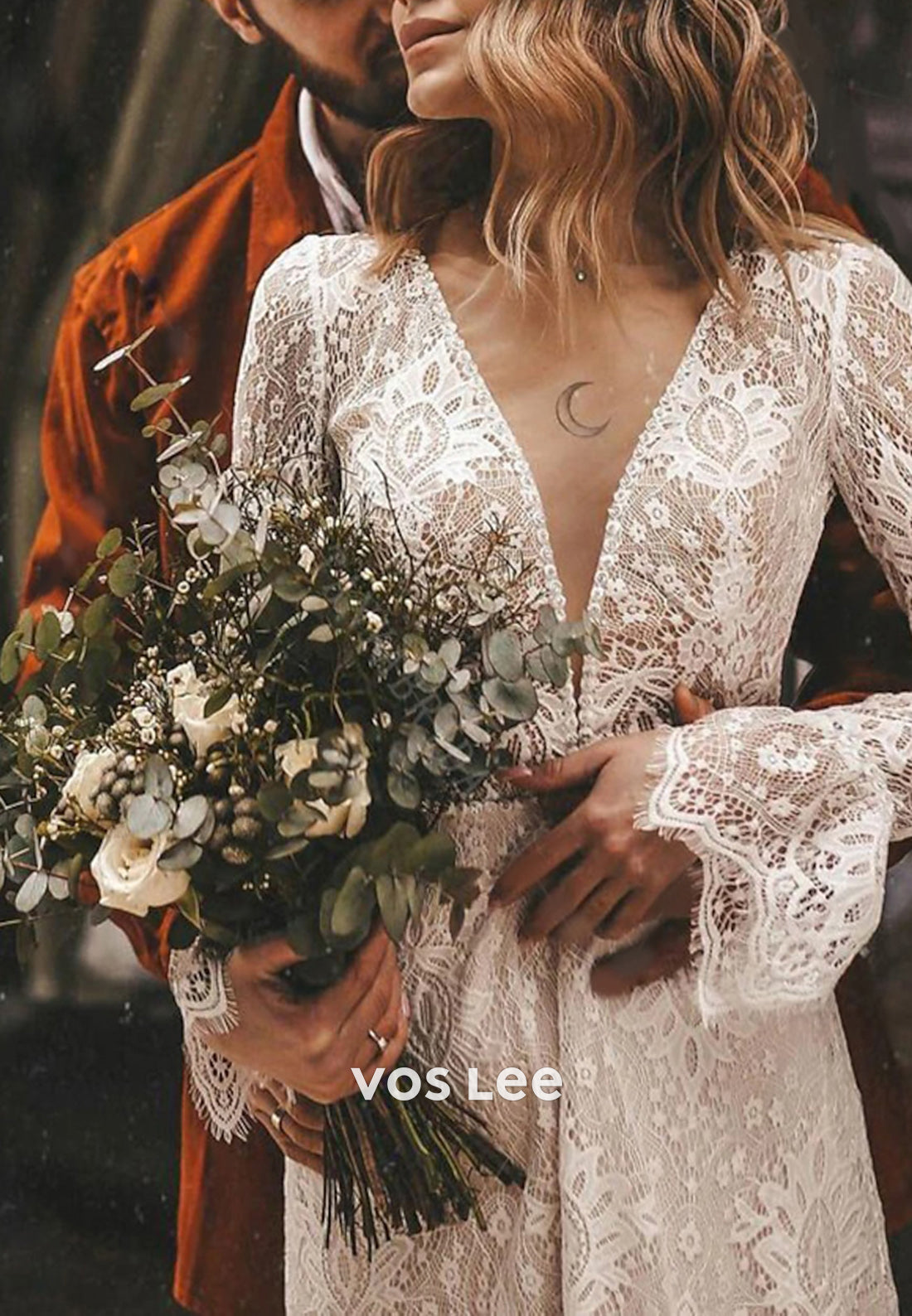 Long Sleeve V Neck Appliques Lace Beach Sheath Wedding Dresses with Sweep Train