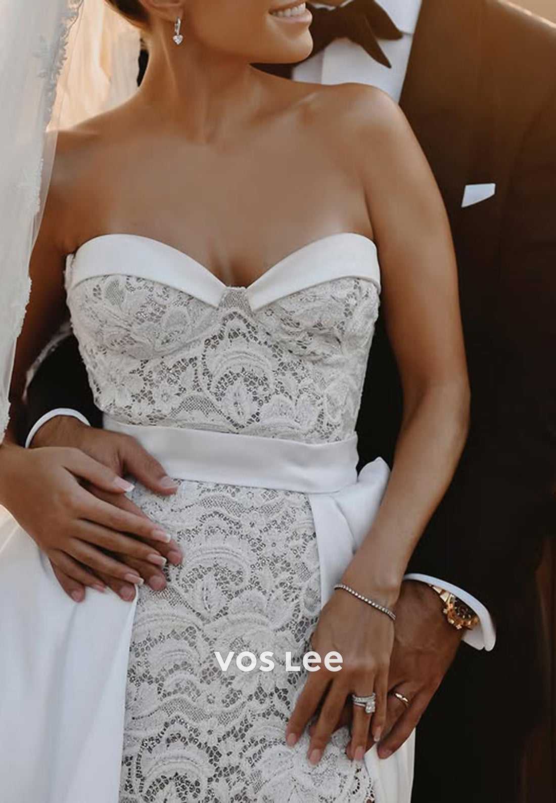 Luxurious Strapless Sweetheart Appliques Lace Sheath Wedding Dresses with Court Train