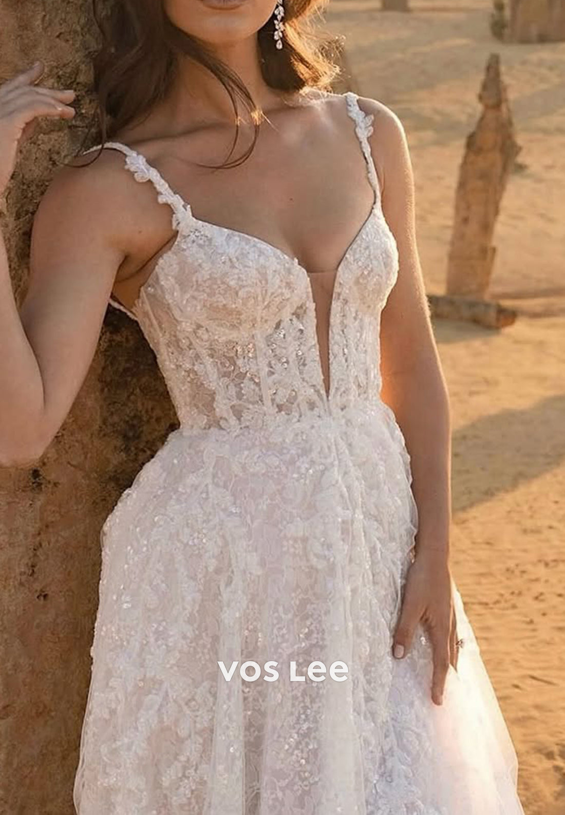 Spaghetti Straps V Neck A-Line Lace Appliques Wedding Dresses with Court Train