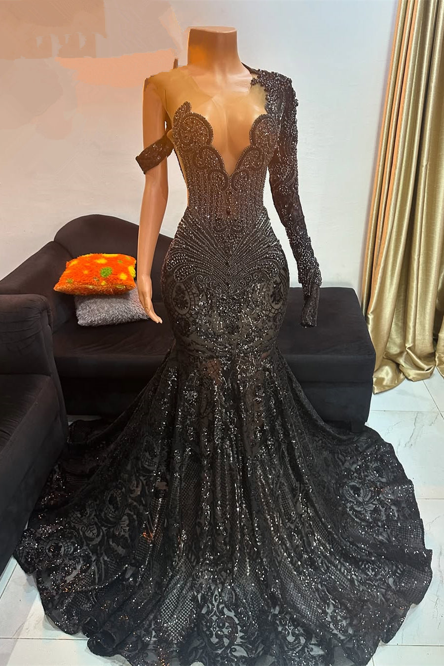 Stunning Black Cap sleeves Beaded Mermaid Court Train Prom Dresses