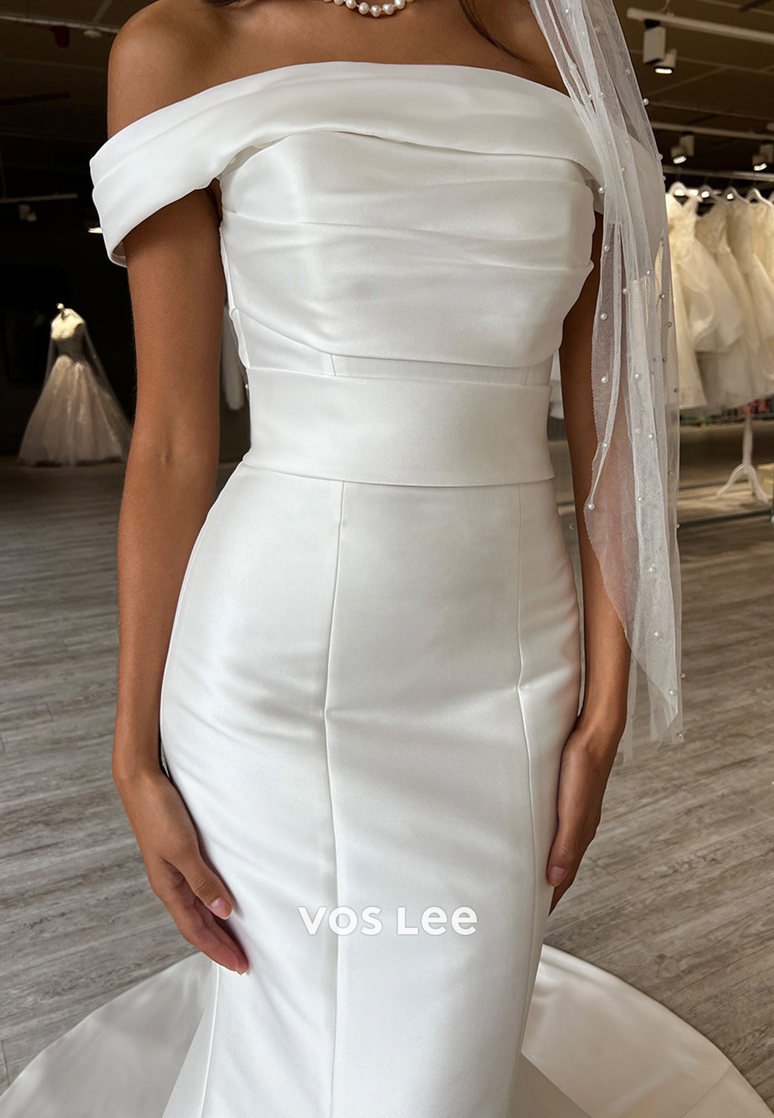 Off the Shoulder Pleated Mermaid/Trumpet Wedding Dresses with Sweep Train
