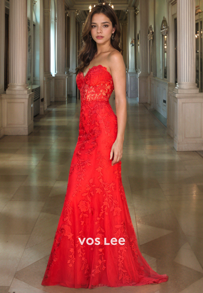 Sweetheart Strapless Lace Red Quinceanera Dress Sleeveless Elegant Prom Dress