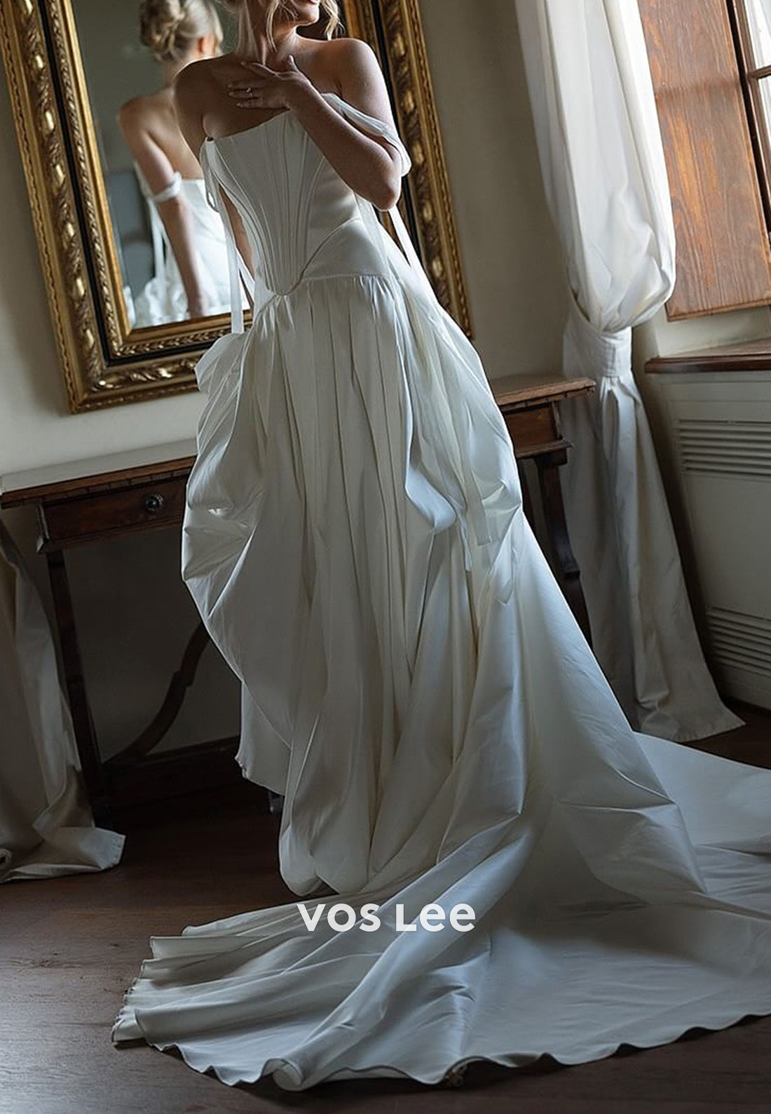 Simple & Sleek A-Line Scoop Pleated Wedding Dresses with Court Train