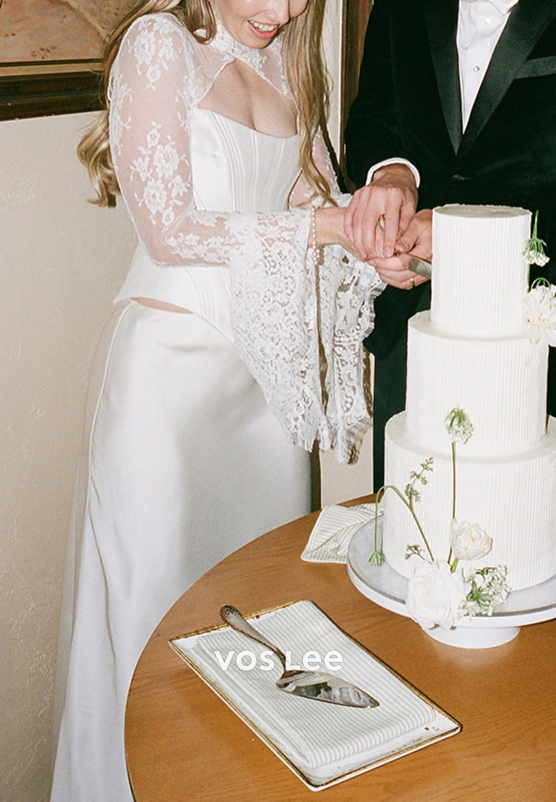 Appliques Lace Long Sleeve High Neck Floor-Length Sheath Wedding Dresses