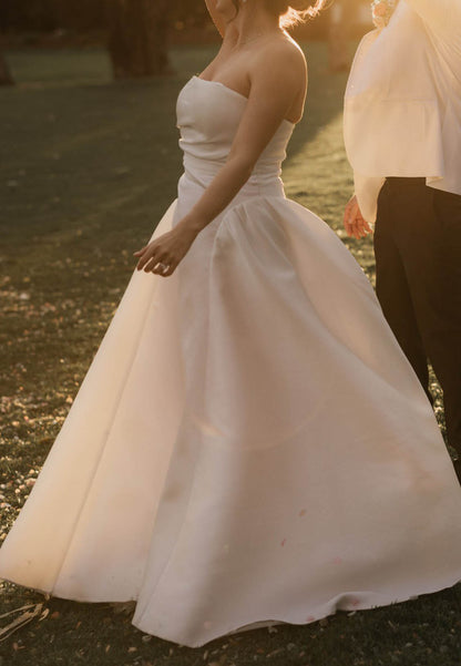 Simple Sleeveless Strapless A-Line Wedding Dress