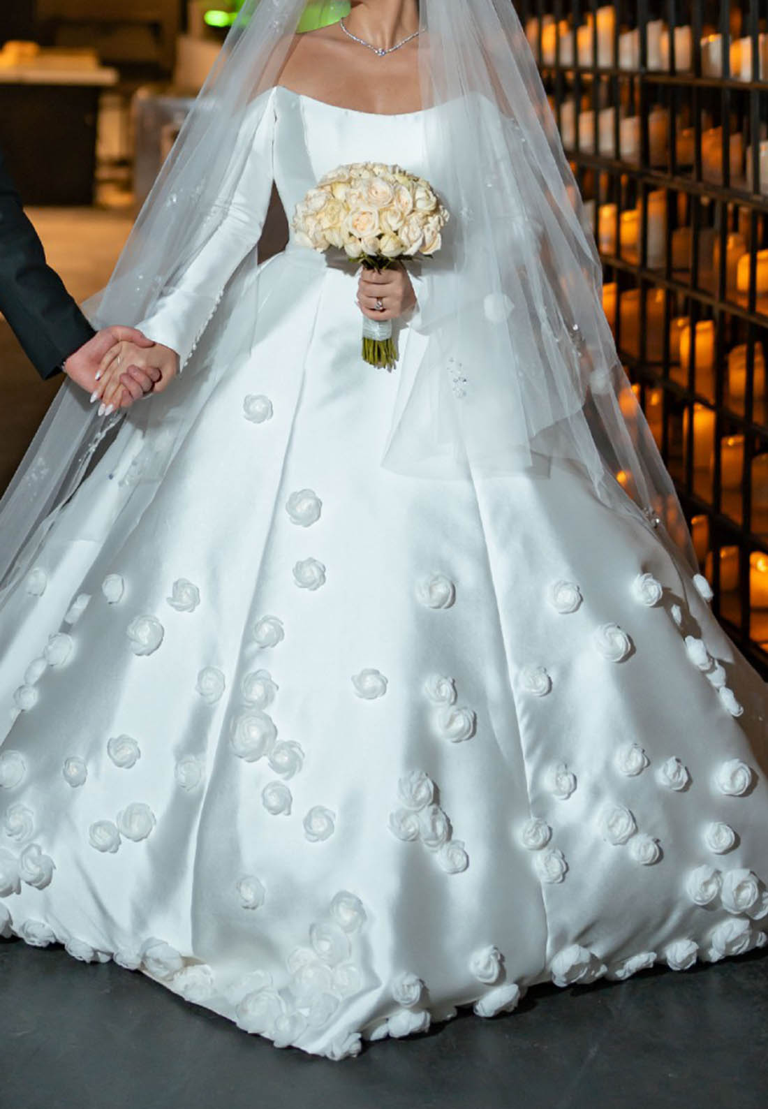 Charming Long Sleeves Off-Shoulder Floral Appliques Wedding Dress