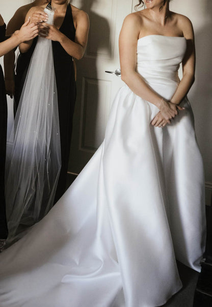 Simple Sleeveless Strapless A-Line Wedding Dress