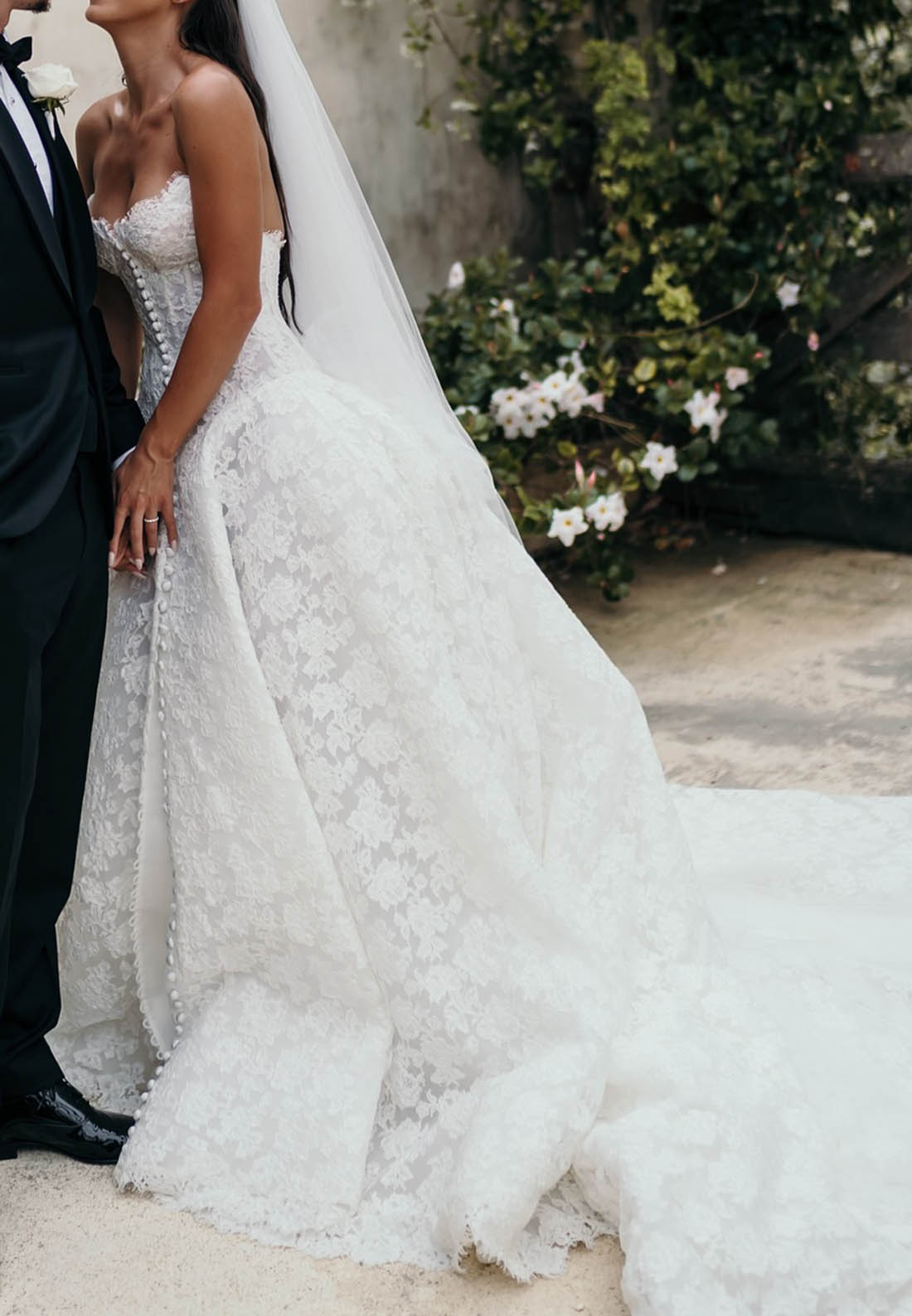 A-Line Sleeveless Strapless Lace Wedding Dress