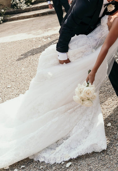 A-Line Sleeveless Strapless Lace Wedding Dress
