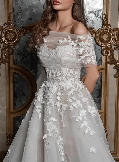 Elegant Sleeveless Detachable Neckline A-Line Sweep Train Lace Wedding Dress