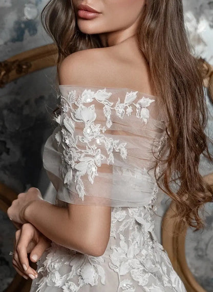 Elegant Sleeveless Detachable Neckline A-Line Sweep Train Lace Wedding Dress