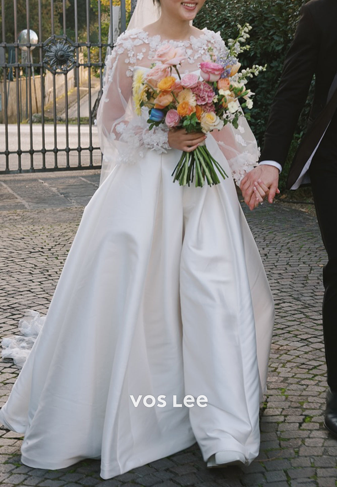 A-Line Long Sleeve Illusion Neck Appliques Wedding Dresses with Court Train