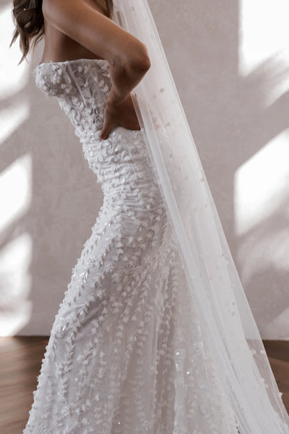 Sweetheart Neck 3D Floral Lace Mermaid Wedding Dress with Chapel Train