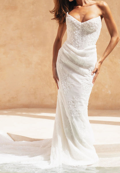 Strapless Sweetheart Neckline Mermaid Wedding Dress | Lace Appliqué Bridal Gown with Chapel Train
