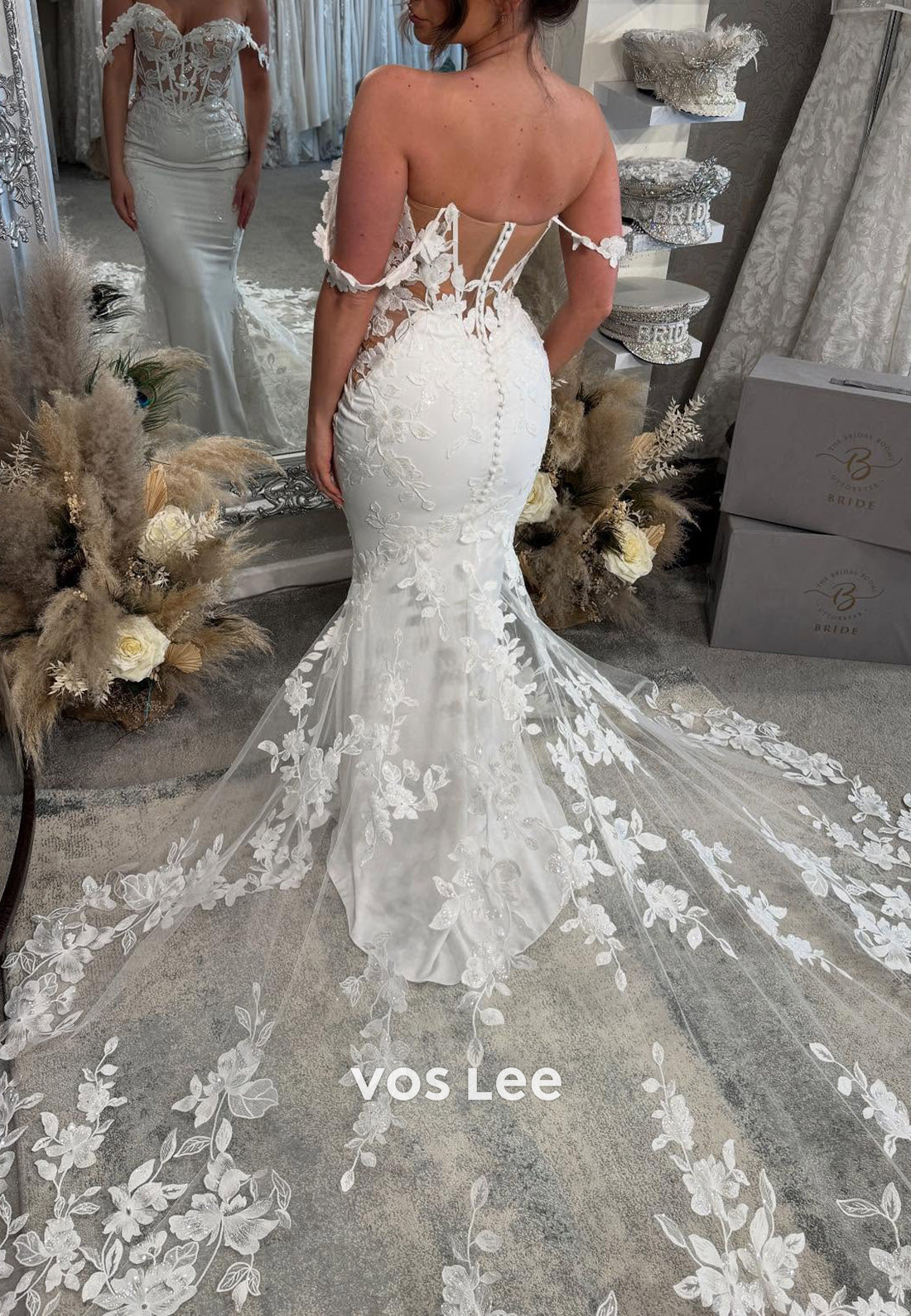 Flowers Spaghetti Straps V Neck Appliques Lace Pleated Beach Wedding Dresses