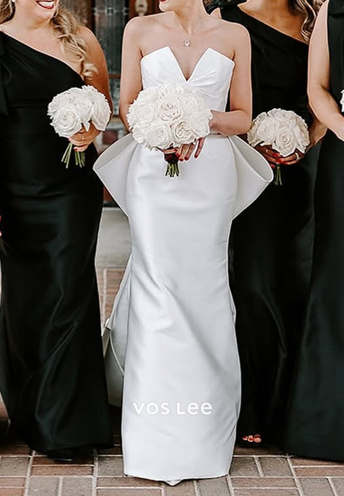 Strapless V Neck Ruched Bowknot Wedding Dresses with Court Train