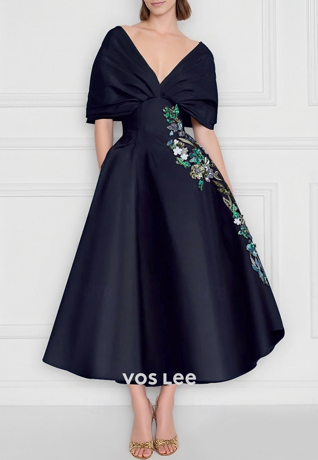 A-Line Cap Sleeves Plunging V-Neck Appliques Ankle-Length Evening Dresses