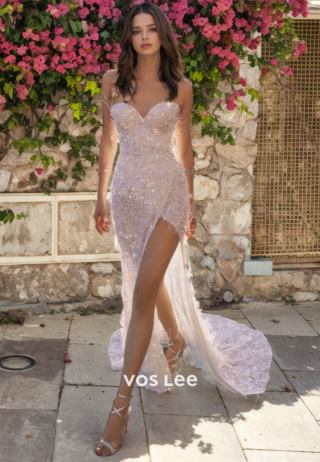 Sparkling Sheath/Column Sweetheart Tulle Wedding Dress with Feathers and Sequins