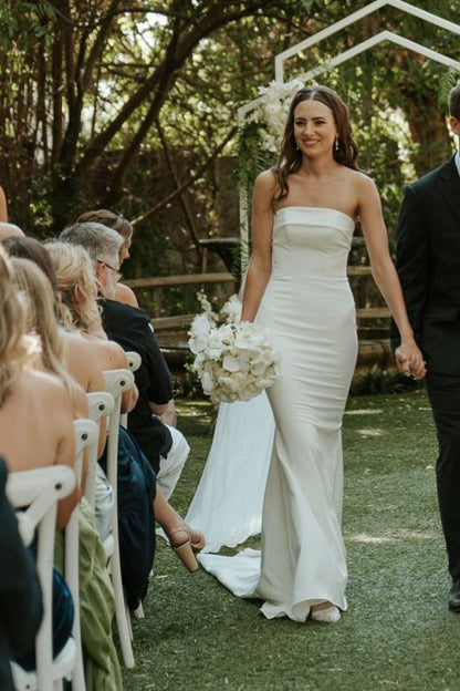 Beautiful Mermaid Strapless White Wedding Dress with Button Up
