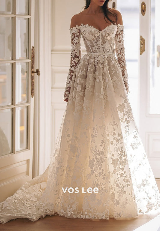Elegant & Luxurious A-Line Long Sleeve Appliques Lace Sweetheart Pleated Wedding Dresses