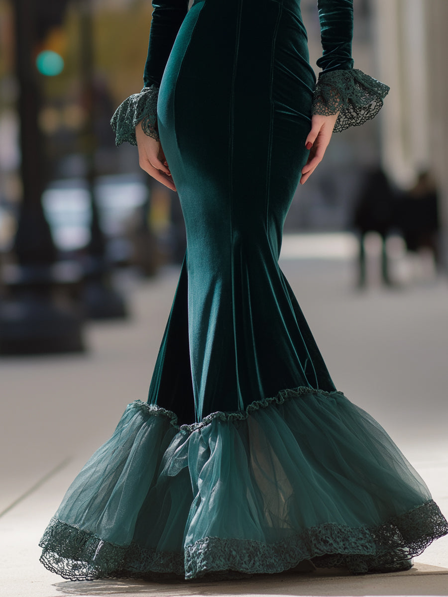 Emerald Velvet Lace-Trimmed Mermaid Gown With Tulle Hem