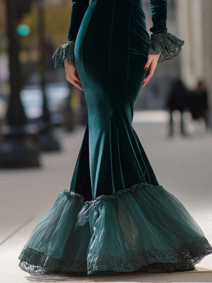 Emerald Velvet Lace-Trimmed Mermaid Gown With Tulle Hem
