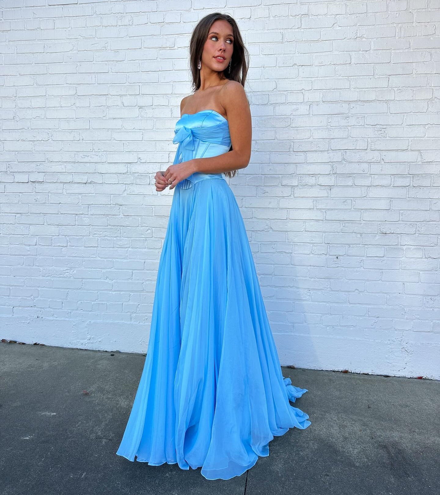 Women's Strapless Chiffon Corset Prom Dresses Sweetheart Pleated Evening Party Gowns