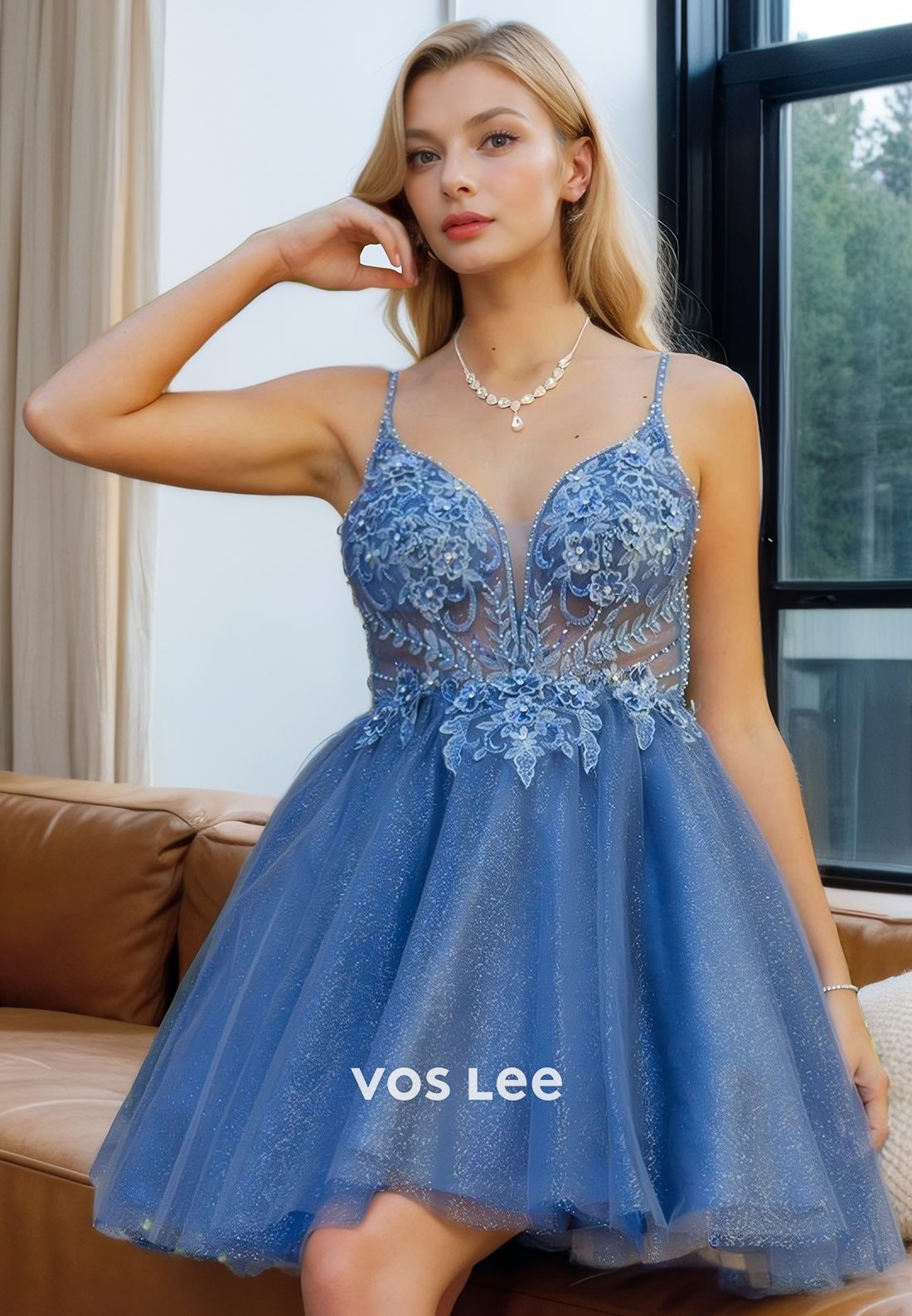 Luxurious Ball Gown V-Neck Sleeveless Tulle Homecoming Dress