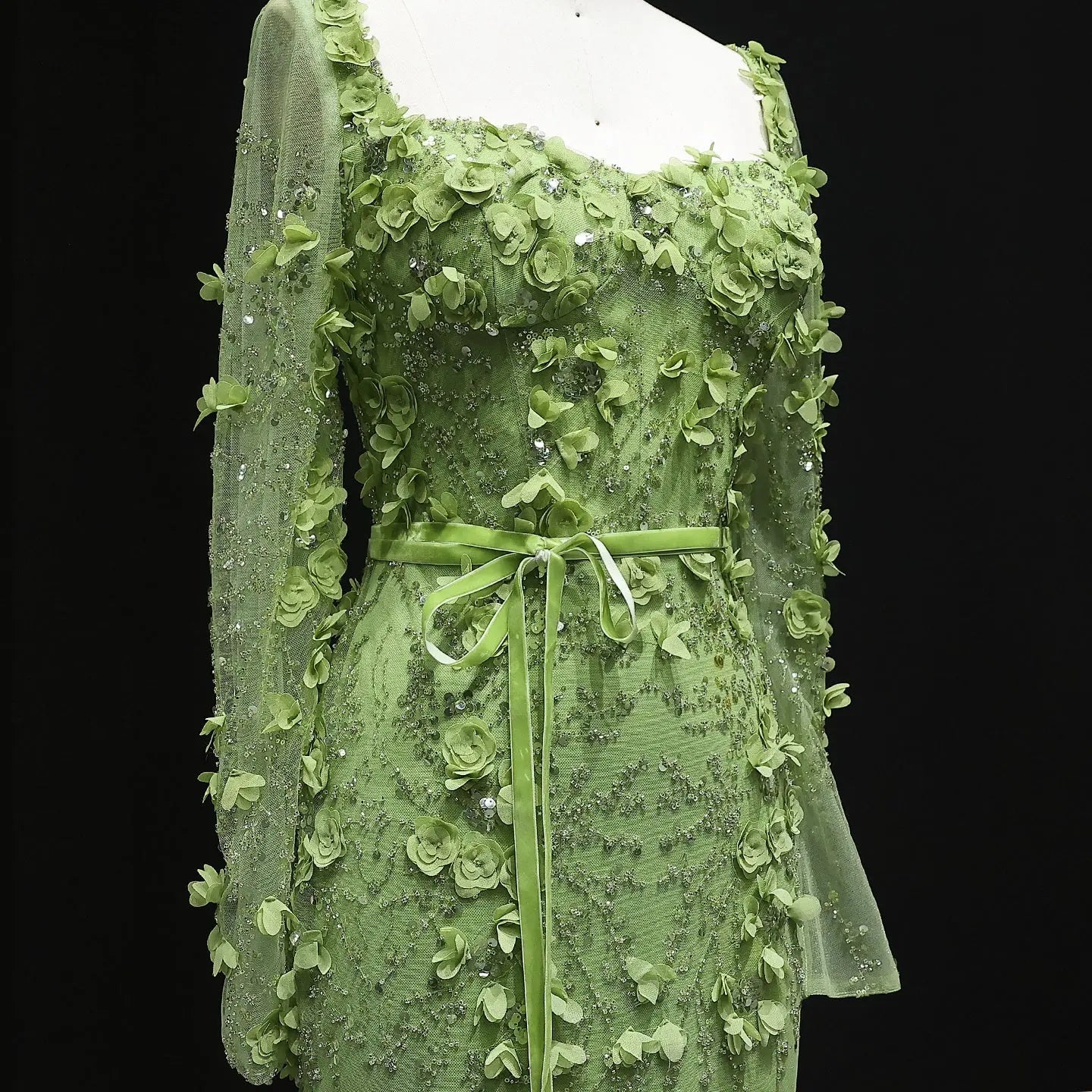Luxury Green 3D Floral Evening Dress with Long Sleeves