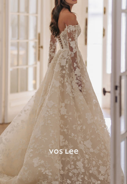 Elegant & Luxurious A-Line Long Sleeve Appliques Lace Sweetheart Pleated Wedding Dresses