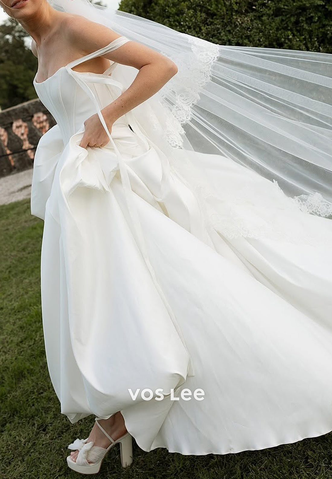 Simple & Sleek A-Line Scoop Pleated Wedding Dresses with Court Train