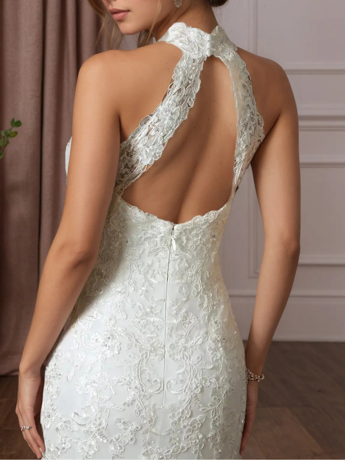 White Halter Trumpet/Mermaid Sleveless Sheath Lace Wedding Dress