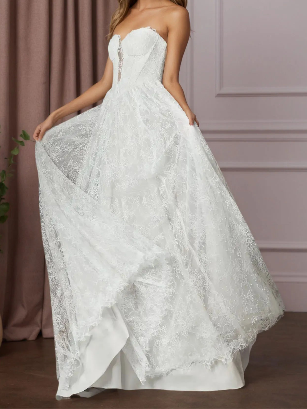 White A-Line Sweetheart Sleeveless Lace Wedding Dress