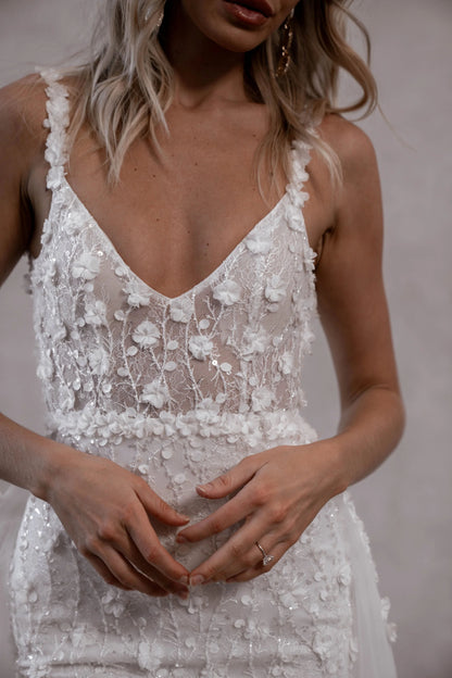 Sparkly 3D Floral Lace Mermaid Wedding Dress with Detachable Tulle Train