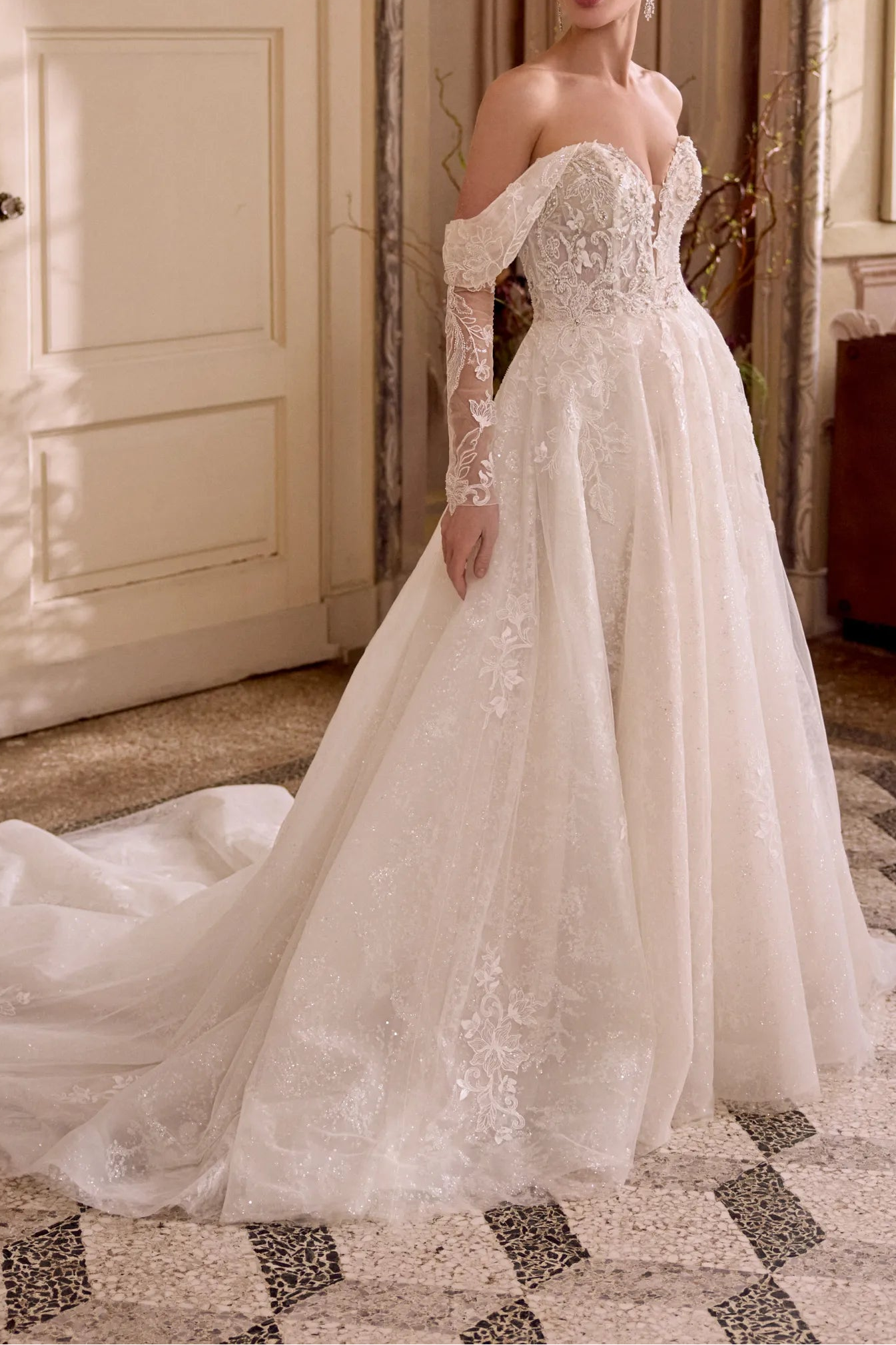 Royal Sparkle: Off-the-Shoulder Lace Ball Gown Wedding Dress