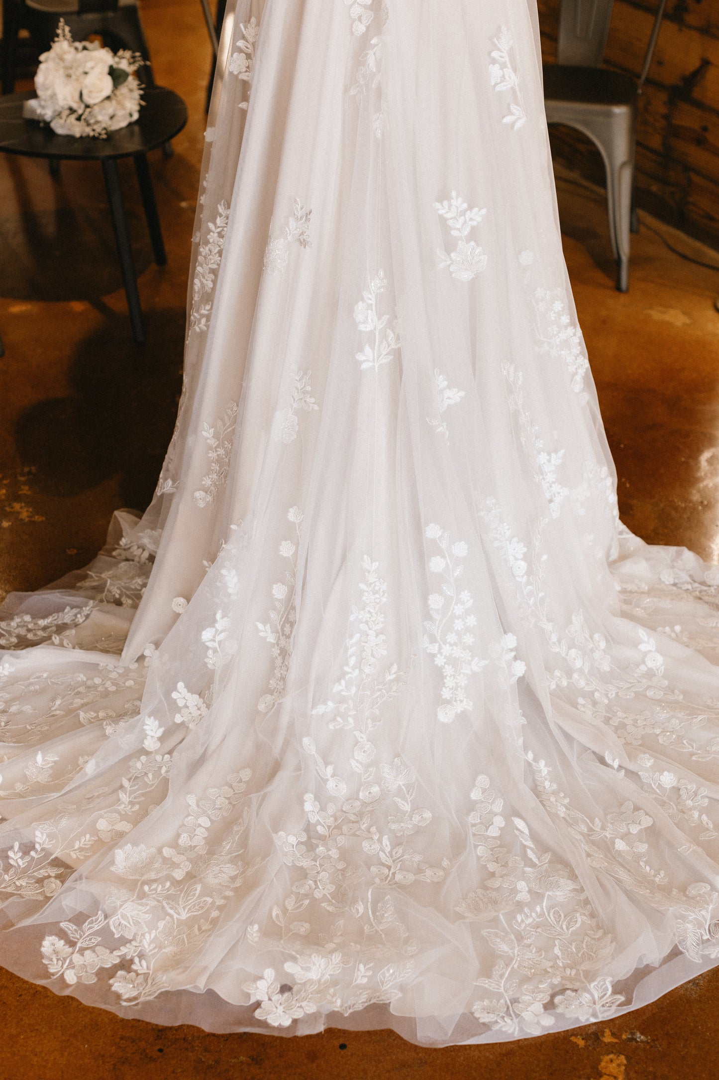 A-Line V Neck Sleeveless Appliqued Lace  Wedding Dress