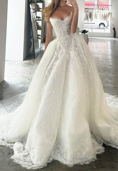 A-Line Scoop Sleeveless Corset Lace Wedding Dress